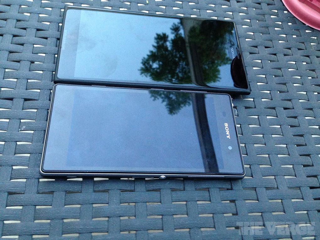 诺基亚6英寸巨屏怪兽Lumia 1520抢先看