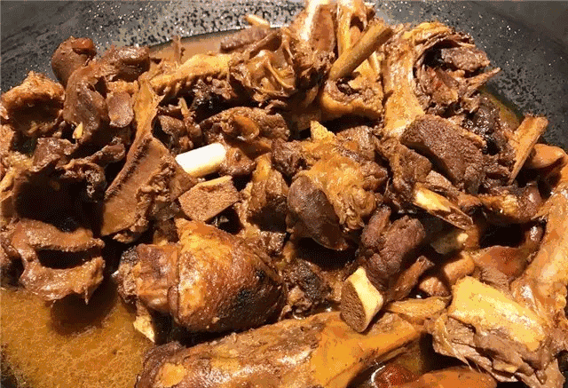 铁锅炖大鹅是东北啥地方的特色菜，怎么做好吃？